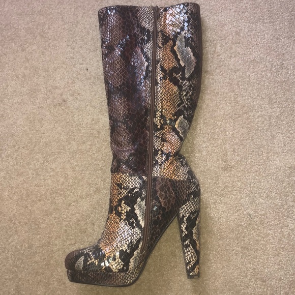 Snake print boots - Picture 3 of 7